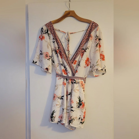 Three Pink Hearts Floral Romper‎ Size Large EUC - Picture 8 of 9